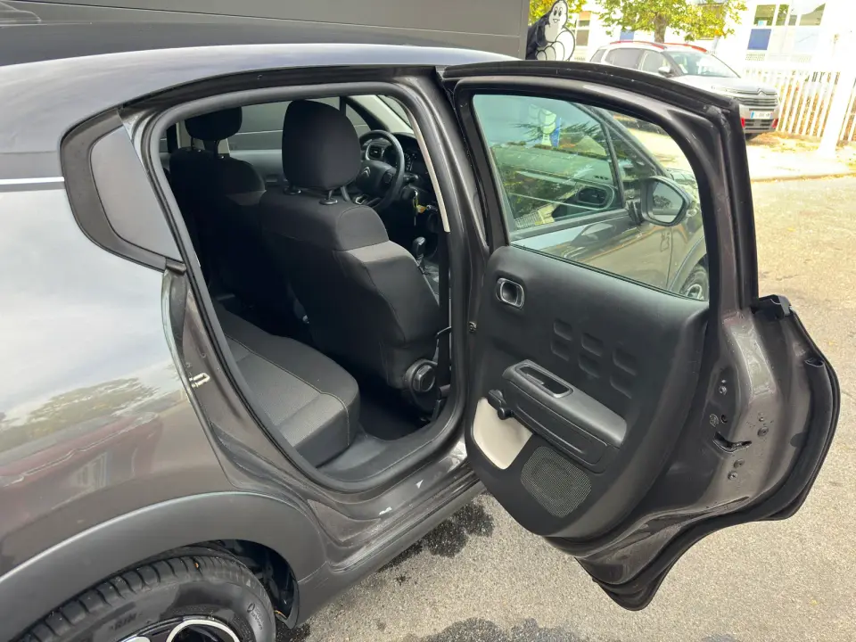 Citroën C3 1.5 BlueHDI 100 Feel S&S — photo 17 sur 27